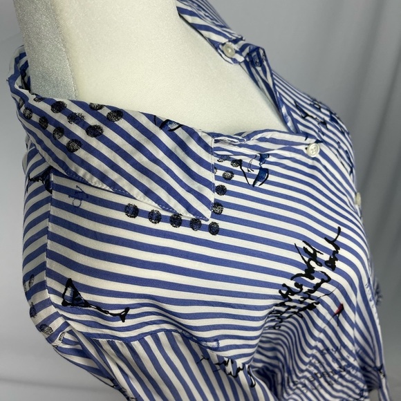 Chico’s High low button up blue white striped script writing top women’s size M - Picture 6 of 15
